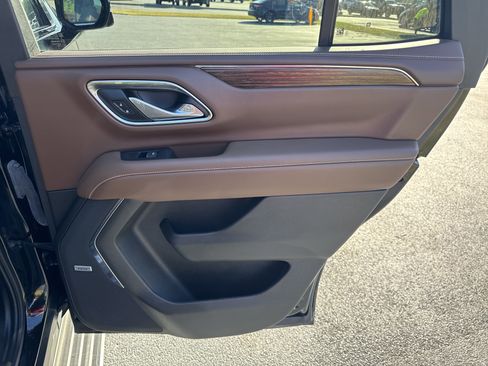 Used 2024 Chevrolet Tahoe High Country image 35