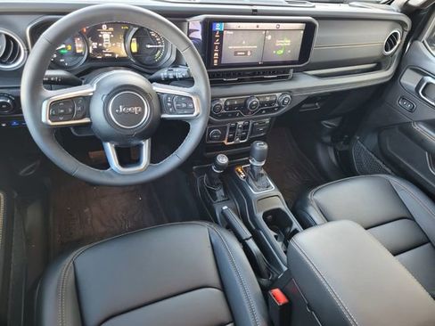 Certified 2025 Jeep Wrangler Unlimited Sahara image 10