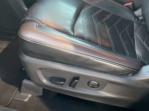 Used 2022 Nissan Pathfinder Platinum w/ Cargo Package image 13