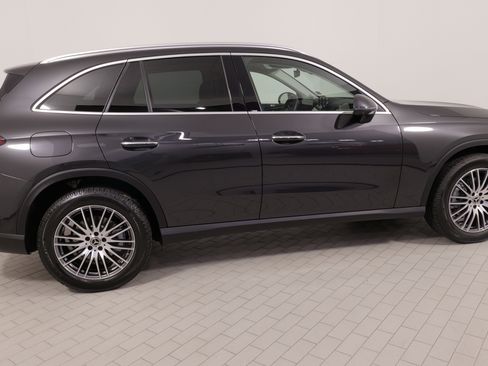 Used 2024 Mercedes-Benz GLC 300 4MATIC image 9