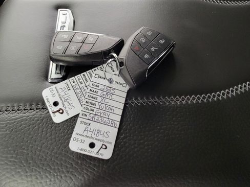 Certified 2025 GMC Yukon XL Denali image 28