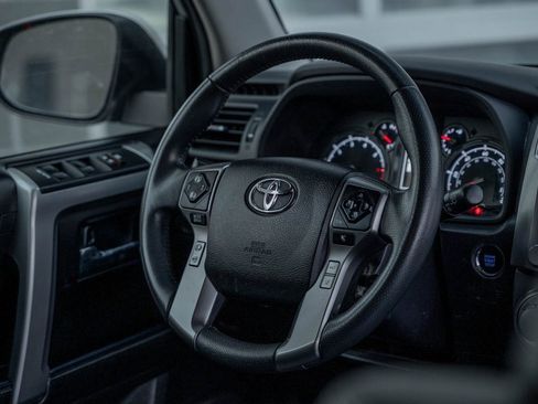 Used 2022 Toyota 4Runner SR5 Premium image 17