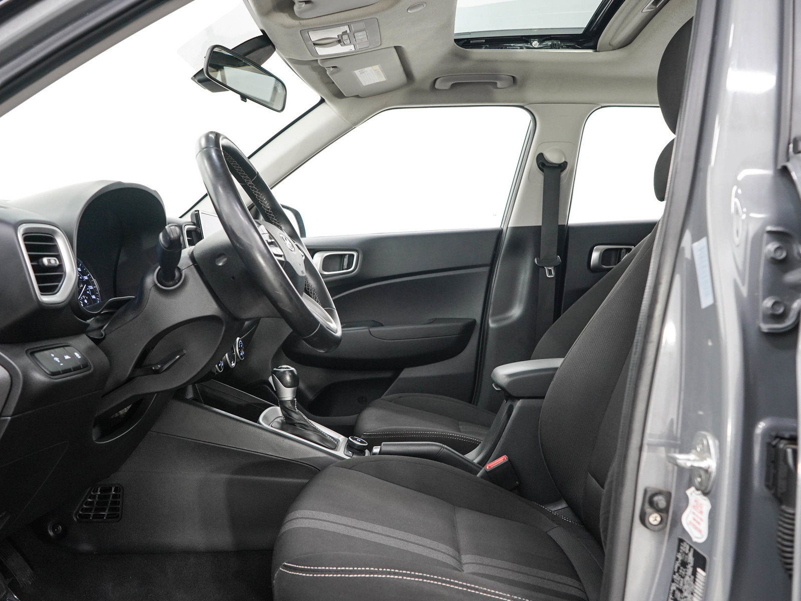 Used 2021 Hyundai Venue SEL w/ Premium Package FWD image 22