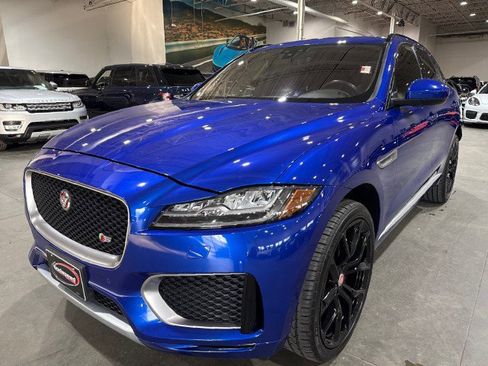 Used 2019 Jaguar F-PACE S image 1