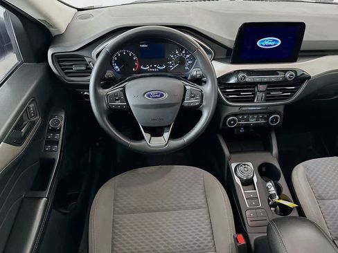 Certified 2022 Ford Escape SE w/ Cold Weather Package image 9