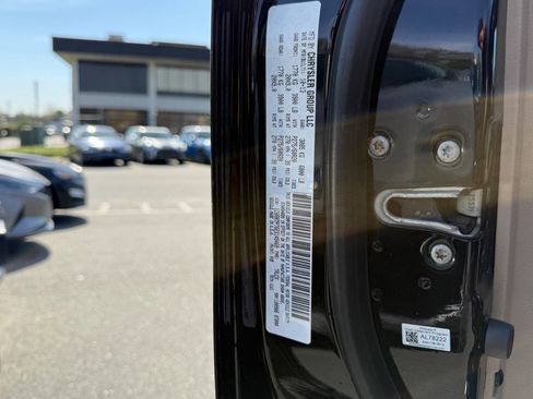 Used 2014 RAM 1500 Laramie Longhorn image 30