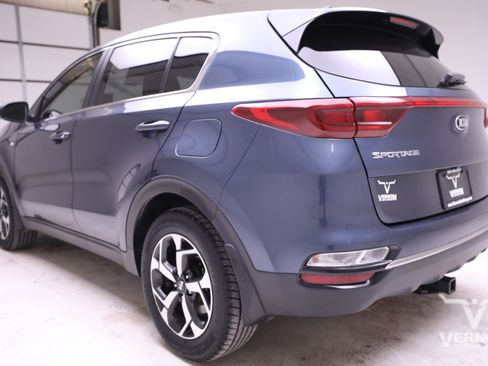 Used 2020 Kia Sportage LX image 3