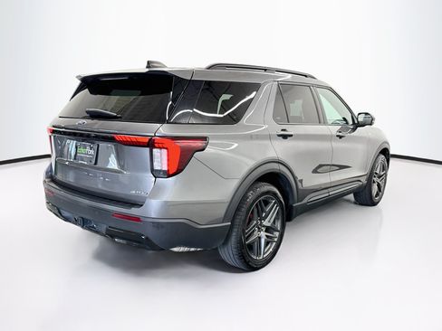Used 2025 Ford Explorer ST-Line w/ ST-Line Street Pack AWD/4WD image 9