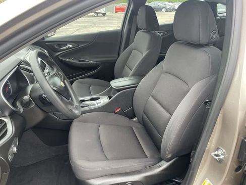 Used 2022 Chevrolet Malibu LT FWD image 12