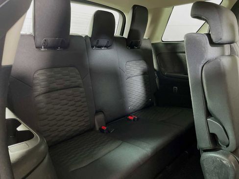 Used 2022 Nissan Pathfinder SV image 24