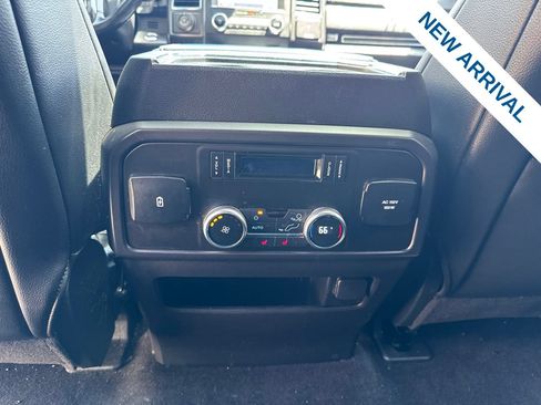 Used 2019 Ford Expedition Limited w/ Equipment Group 303A AWD/4WD image 17