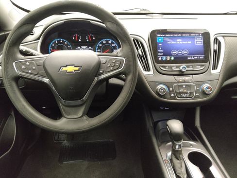 Used 2021 Chevrolet Malibu LS FWD image 22