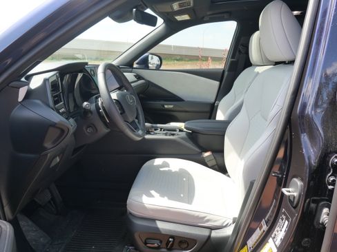 Used 2025 Lexus TX 350 AWD w/ Technology Package image 8