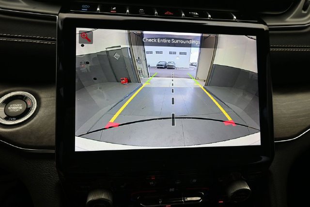 Used 2023 Jeep Grand Cherokee Overland w/ Luxury Tech Group IV AWD/4WD image 46