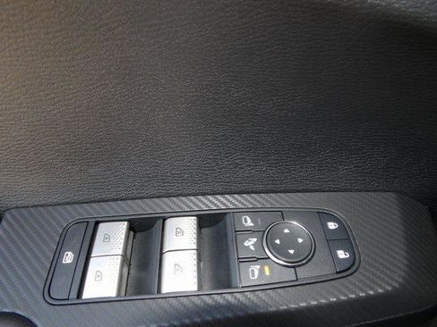 New 2025 Mitsubishi Outlander SE image 19