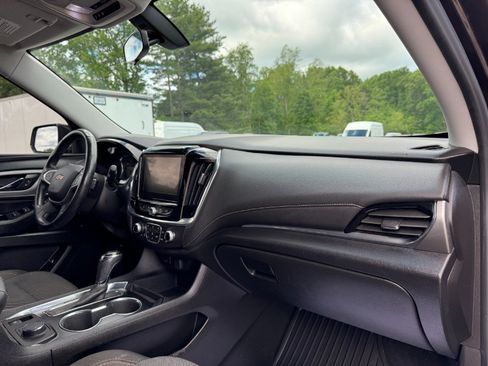 Used 2018 Chevrolet Traverse LT FWD image 21