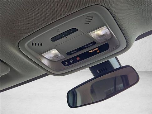 Certified 2019 Chevrolet Traverse LT FWD image 21