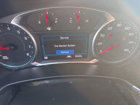 Used 2020 Chevrolet Equinox LT w/ Driver Convenience Package image 22