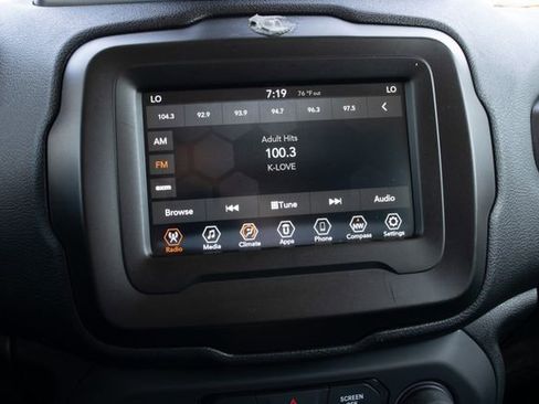 Used 2020 Jeep Renegade Sport image 29