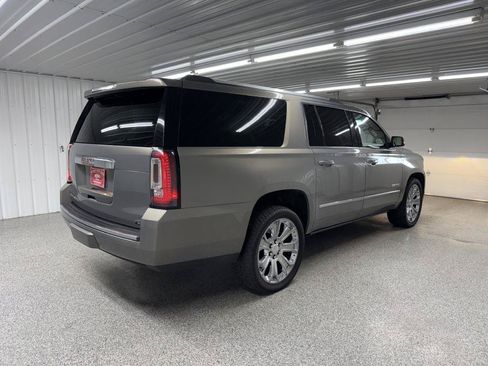 Used 2019 GMC Yukon XL Denali w/ Open Road Package AWD/4WD image 7
