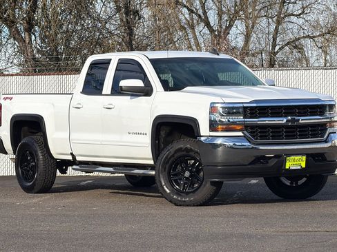 Used 2018 Chevrolet Silverado 1500 LT image 2