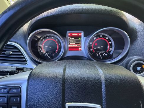 Used 2019 Dodge Journey SE FWD image 25