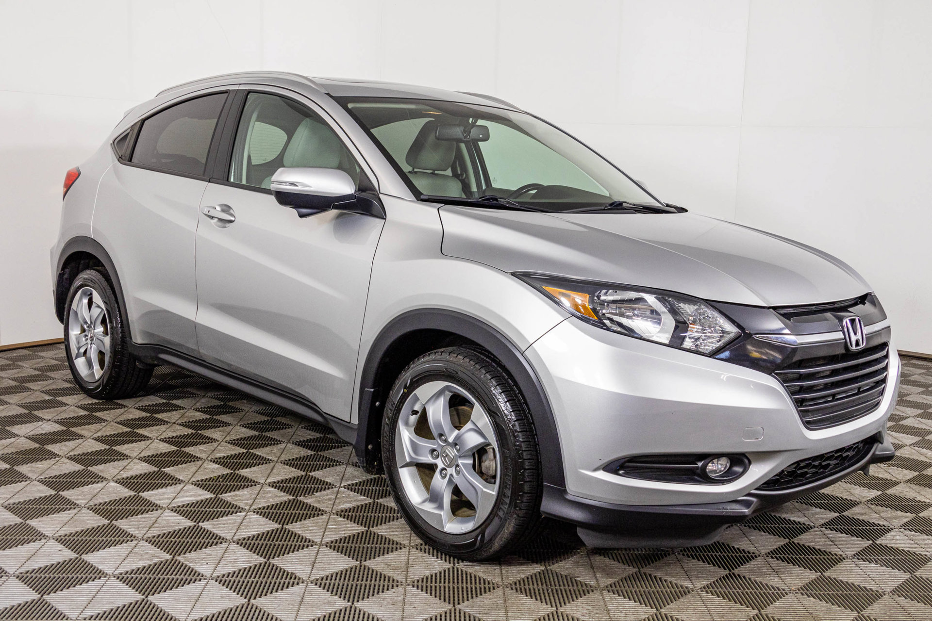 Used 2016 Honda HR-V EX-L image 13