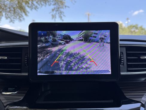 Used 2024 Ford Explorer Limited image 25