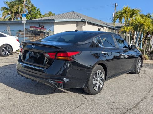 Used 2019 Nissan Altima 2.5 S image 3