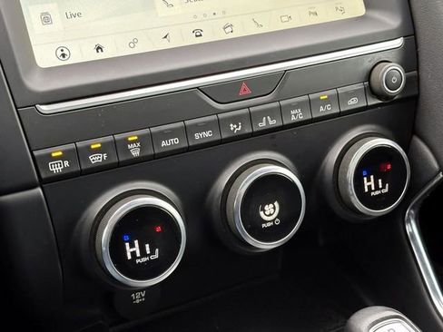 Used 2020 Jaguar E-PACE SE image 28