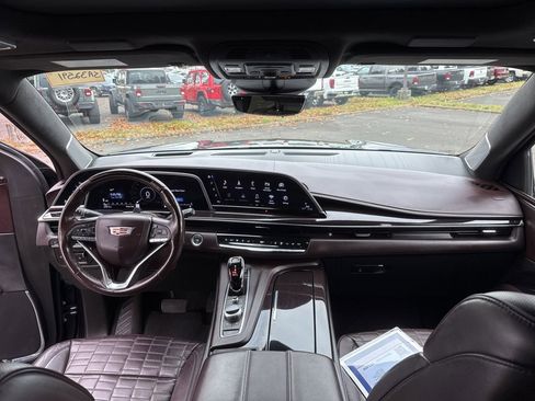 Used 2022 Cadillac Escalade ESV Premium Luxury Platinum image 29