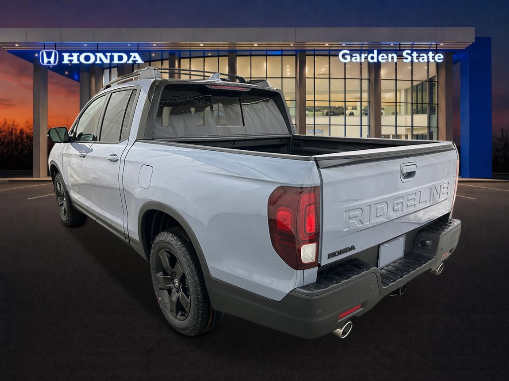 Used 2025 Honda Ridgeline Black Edition image 3