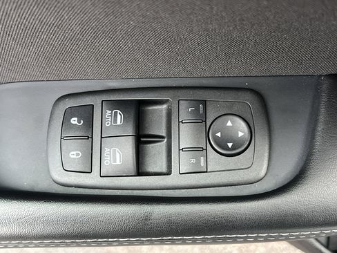 Used 2022 Dodge Challenger R/T w/ Blacktop Package image 12