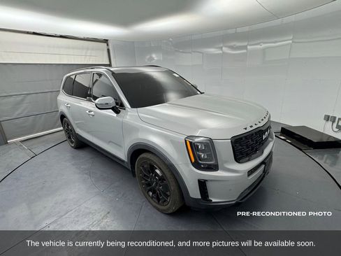 Used 2022 Kia Telluride SX w/ SX Prestige Package AWD/4WD image 7