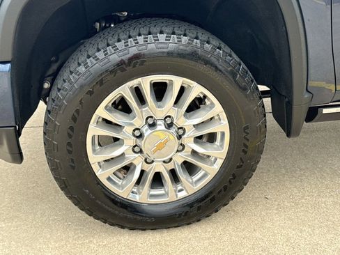 Used 2021 Chevrolet Silverado 2500 High Country AWD/4WD image 17