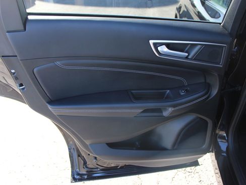 Used 2022 Ford Edge Titanium w/ Class II Trailer Tow Package image 19