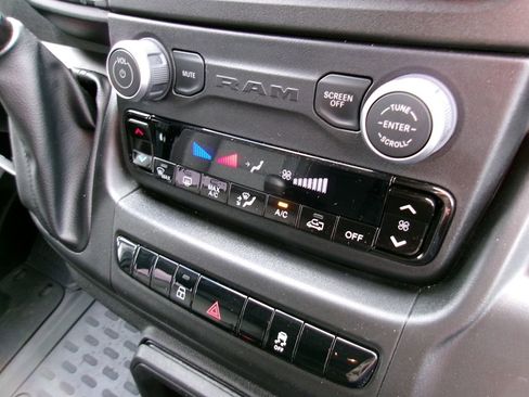 Used 2025 RAM ProMaster 2500 w/ Crew Van Package image 23