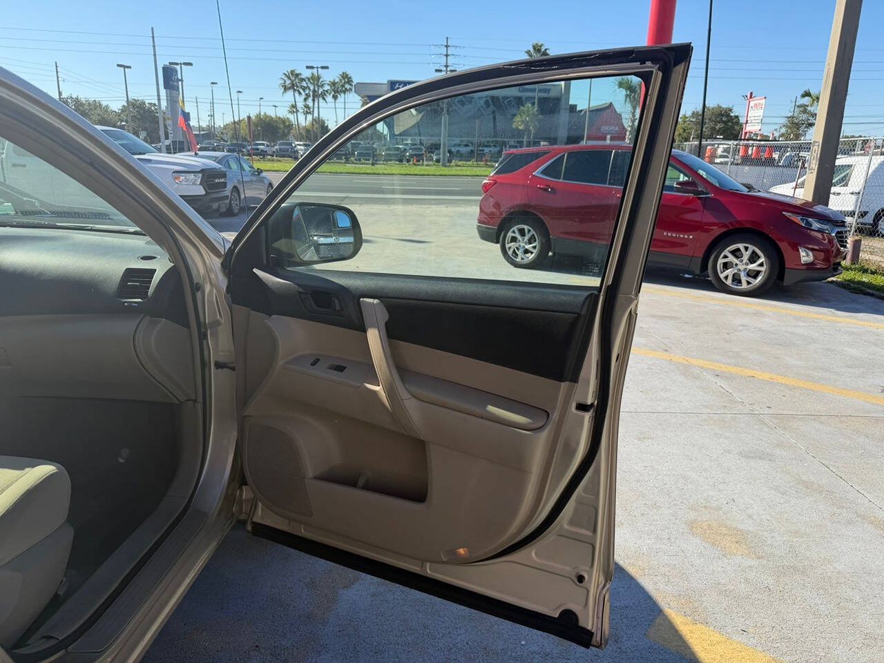 Used 2010 Toyota Highlander 2WD w/ Extra Value Pkg 2 image 4