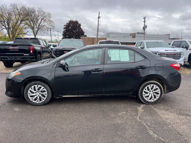 Used 2017 Toyota Corolla LE w/ Carpet Mat Package (TMS) FWD image 7