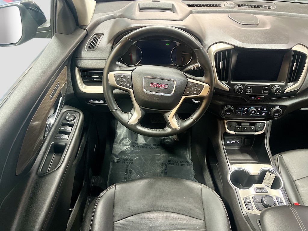 Used 2024 GMC Terrain Denali w/ Denali Premium Package AWD/4WD image 24