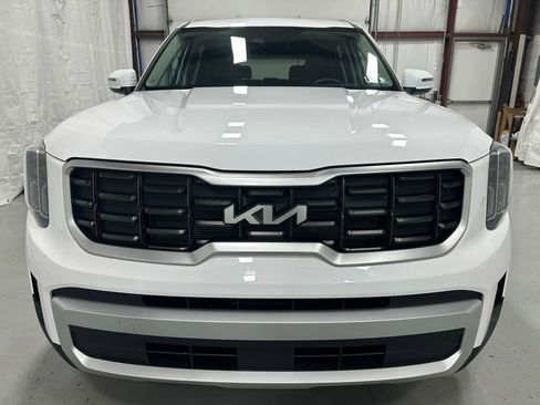 Used 2025 Kia Telluride S image 2