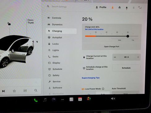 Used 2021 Tesla Model Y Long Range AWD/4WD image 19