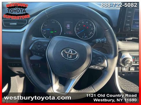 Certified 2022 Toyota RAV4 XLE Premium AWD/4WD image 18