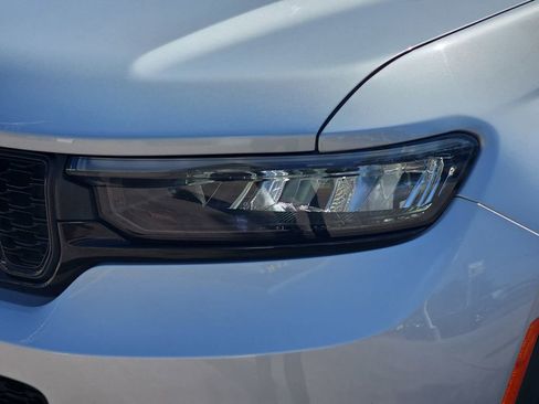 Used 2023 Jeep Grand Cherokee L Laredo image 33