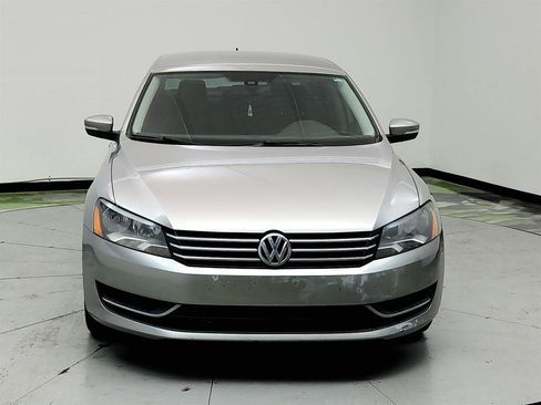 Used 2013 Volkswagen Passat 2.5 SE FWD image 2
