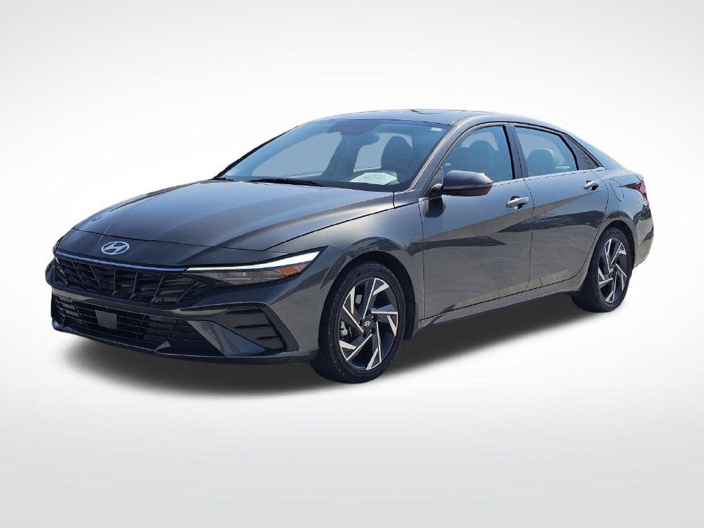 Used 2025 Hyundai Elantra Limited FWD image 6