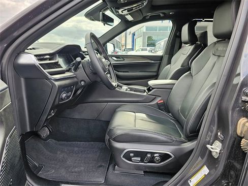 New 2023 Jeep Grand Cherokee Overland w/ Advanced Protech Group III image 11