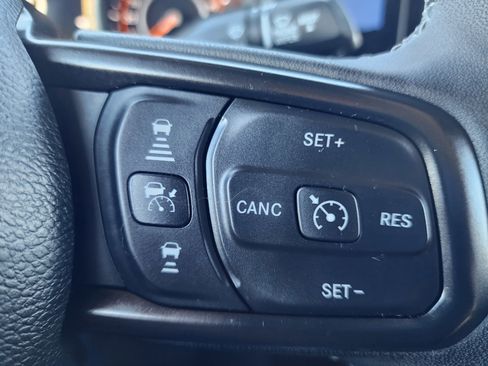 Used 2025 Jeep Gladiator Mojave image 22