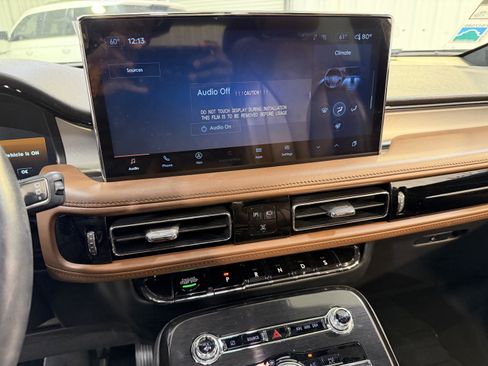 Used 2023 Lincoln Nautilus Reserve image 18