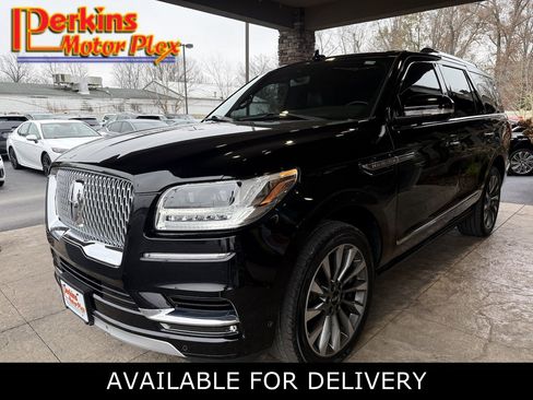 Used 2021 Lincoln Navigator Reserve image 1